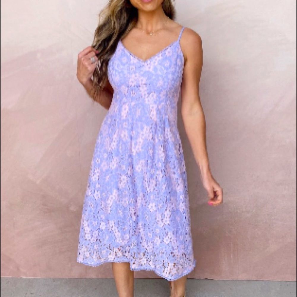✨NWT✨EN CREME✨ LACE CUTOUT FLORAL LAVANDER MINI DRESS